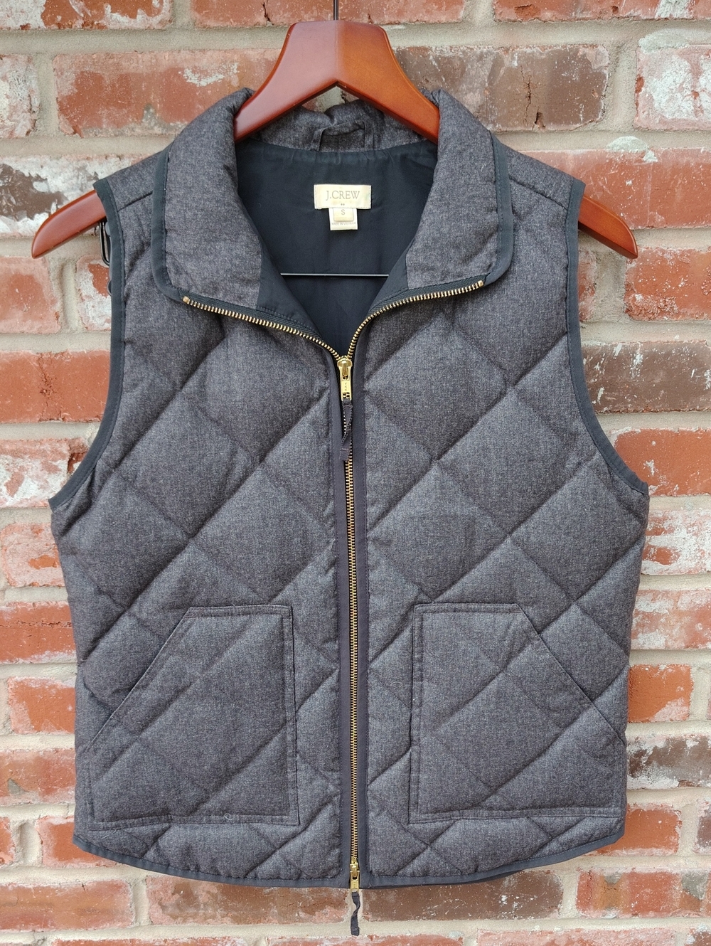 J Crew Waterfowl Feathers Quilted Puffer Zipper Sweater Vest Size S Gray Granola
